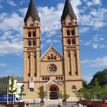 Otthon-laksz * Nyíregyháza